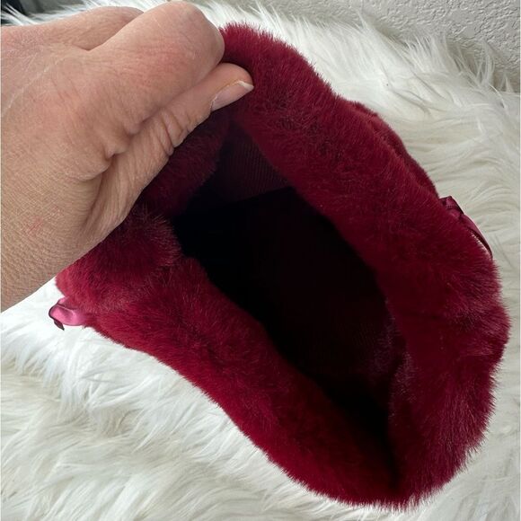 $4 🌙‎ Ulta Red Faux Fur Holiday Bag NEW Adjustable - Picture 4 of 4